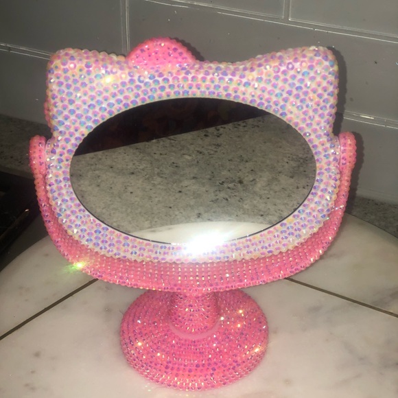 ✨NWT✨ Hello Kitty Crystal Sparkle Bedazzled Table Top Stand Mirror - Picture 5 of 11